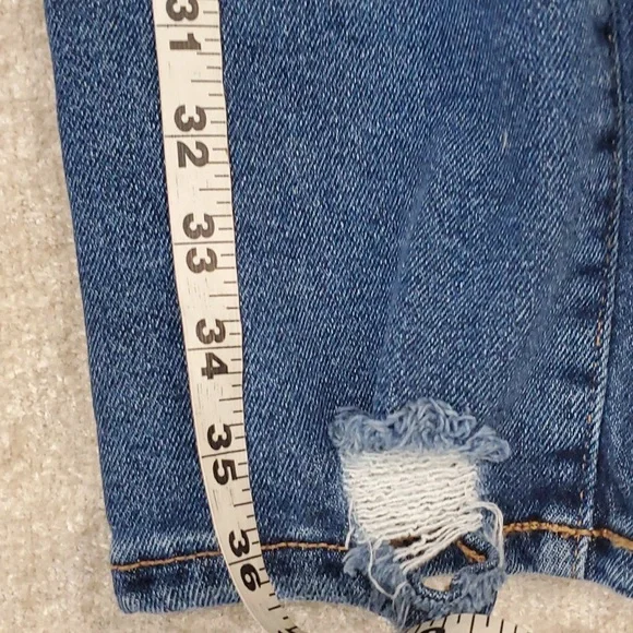 Good American distress blue crop ankle distressed jeans size 4/27 - Picture 12 of 13